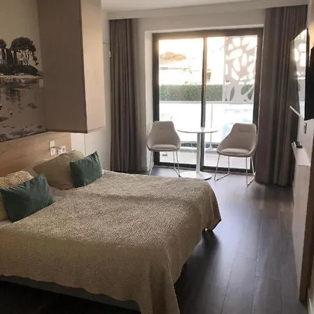 Lagrange Apart'Hotel Antibes Olympie Exterior foto